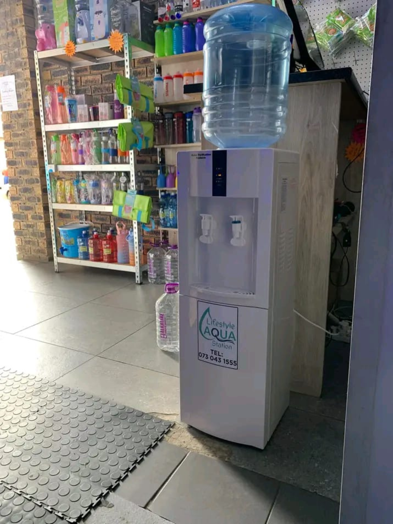 Lifestyle Aqua Station Premium Still Water bottle